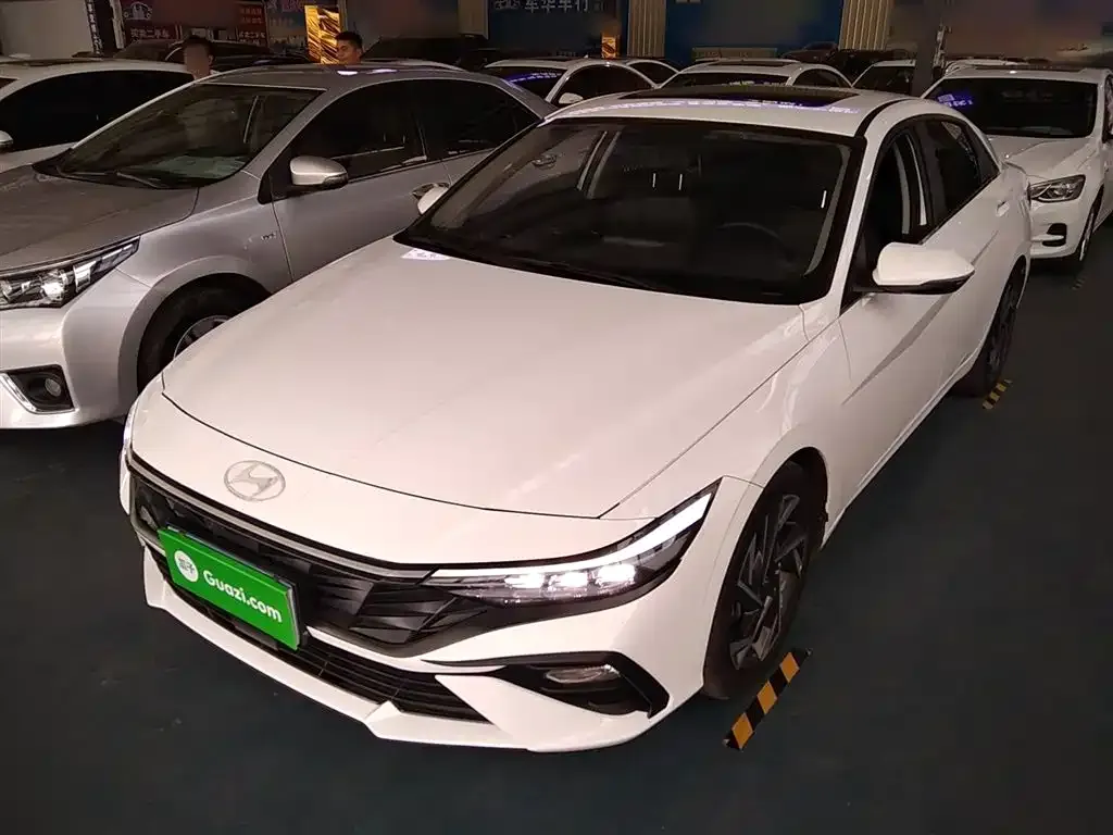 Hyundai Elantra 2023