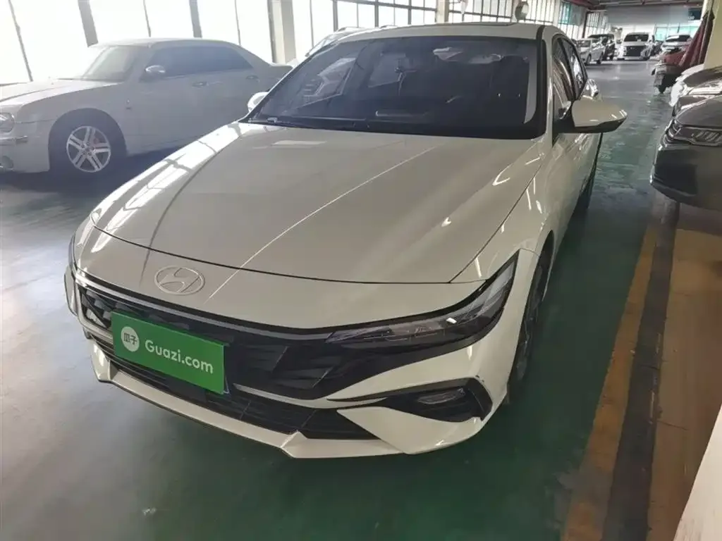 Hyundai Elantra 2024