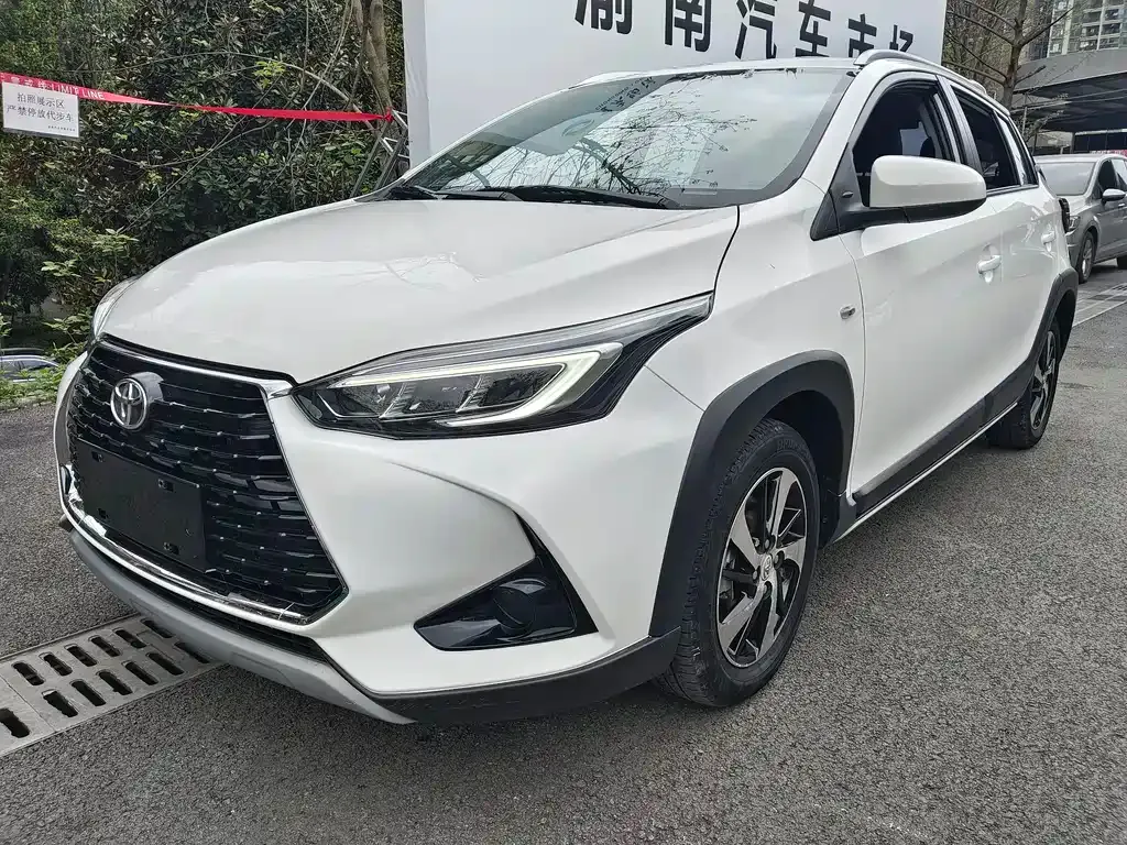 Toyota Yaris L 2022