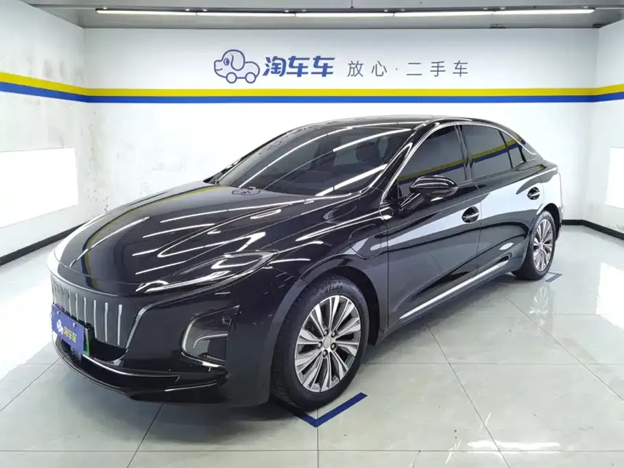 Hongqi E-QM5 2025