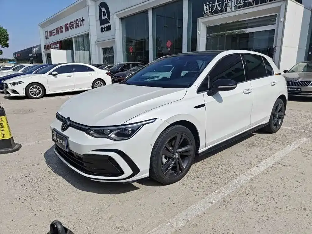 Volkswagen Golf 2024
