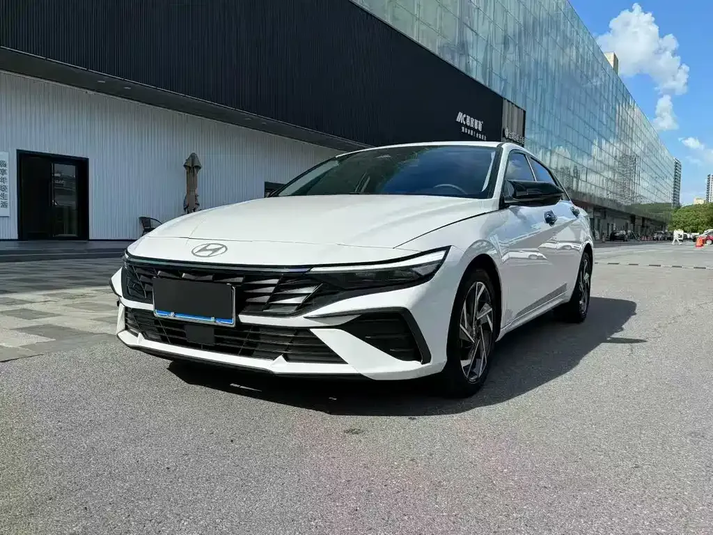 Hyundai Elantra 2023