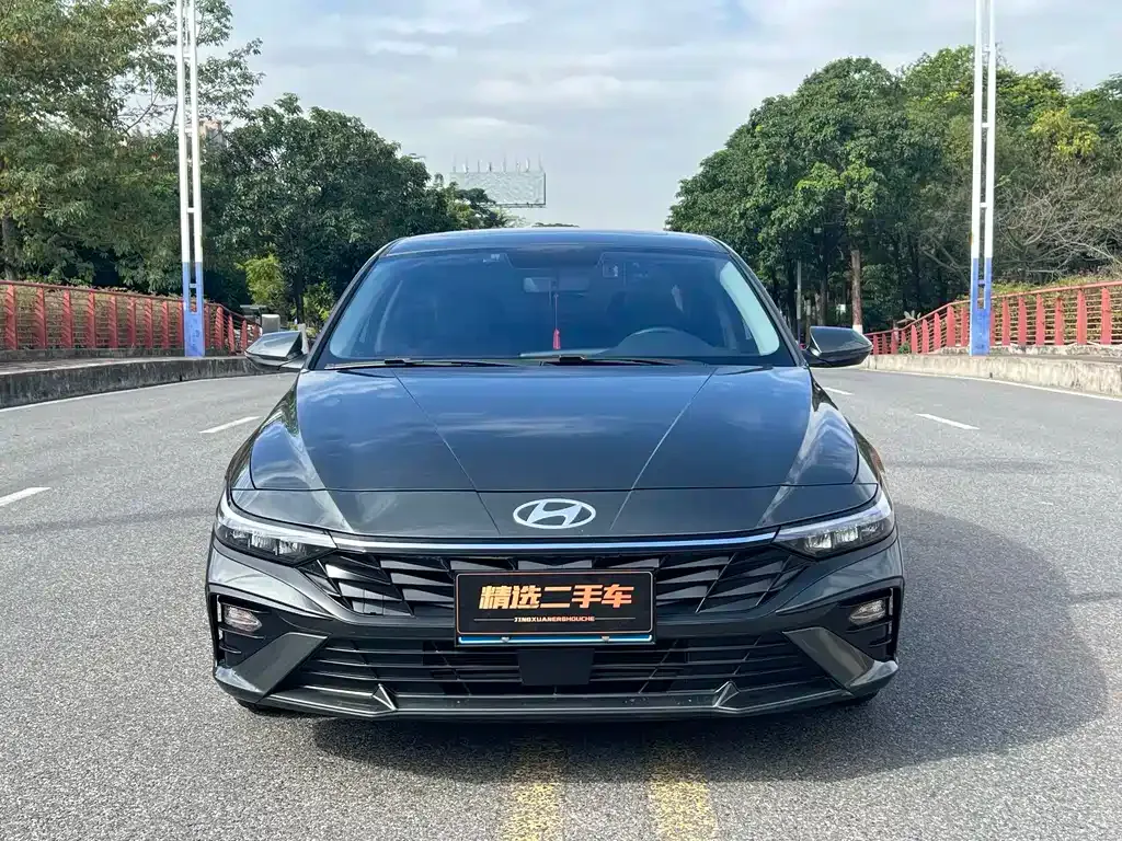 Hyundai Elantra 2024