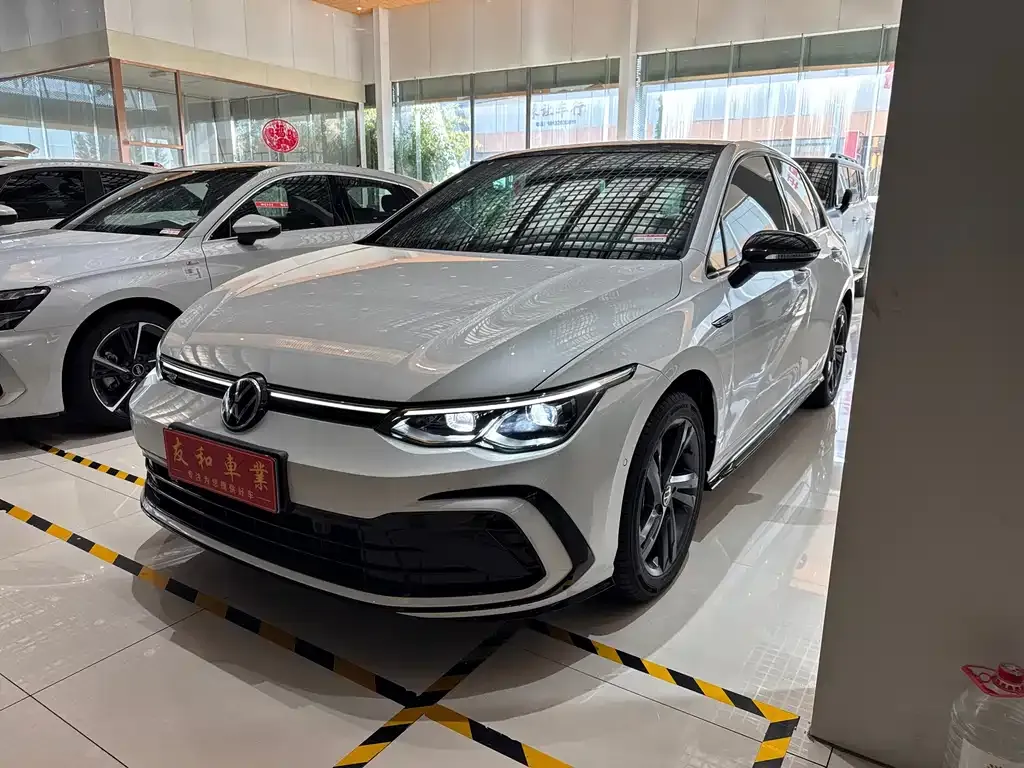 Volkswagen Golf 2024