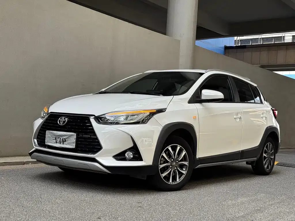 Toyota Yaris L 2023