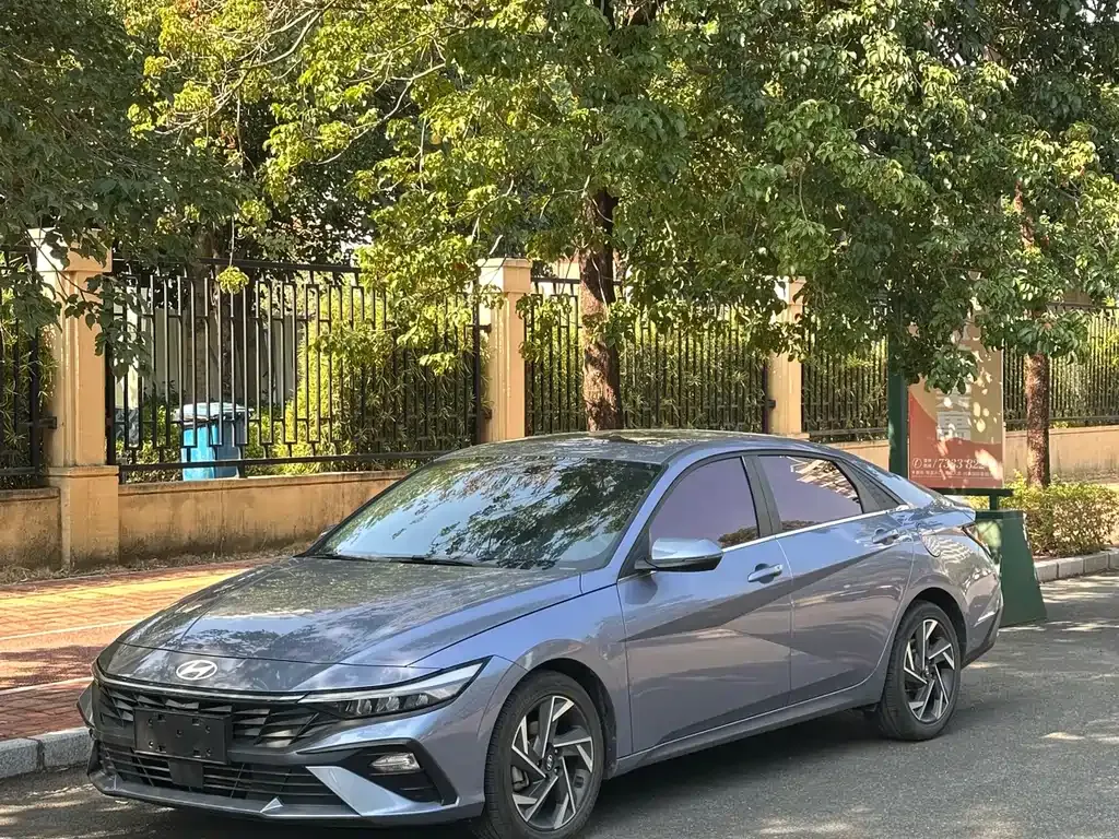 Hyundai Elantra 2024