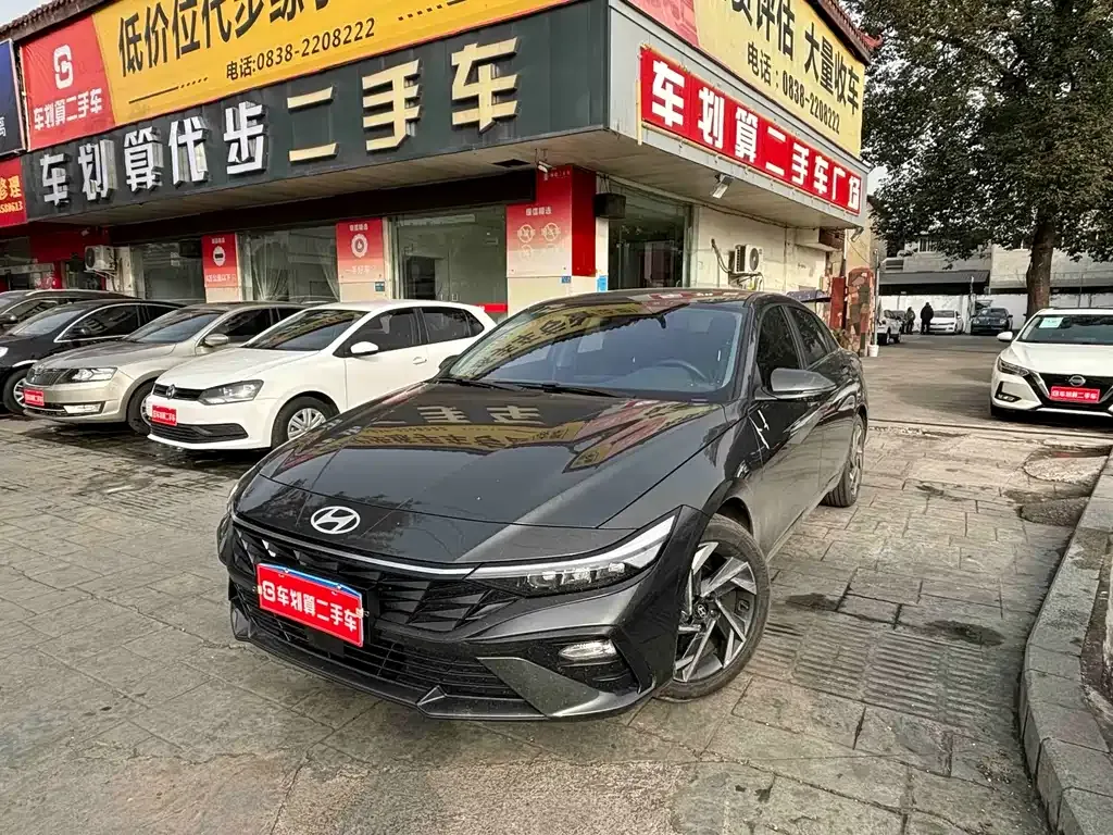 Hyundai Elantra 2024