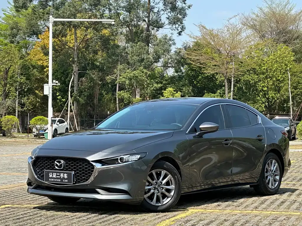 Mazda 3 Axela 2024