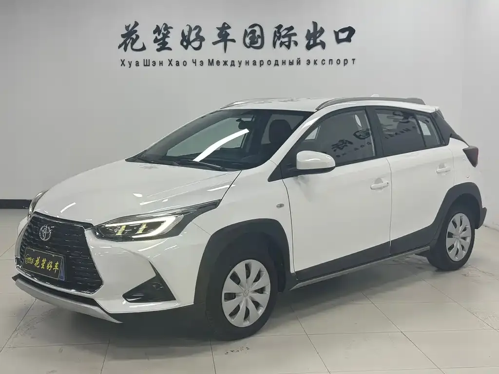 Toyota Yaris L 2023