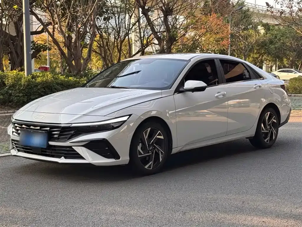 Hyundai Elantra 2024