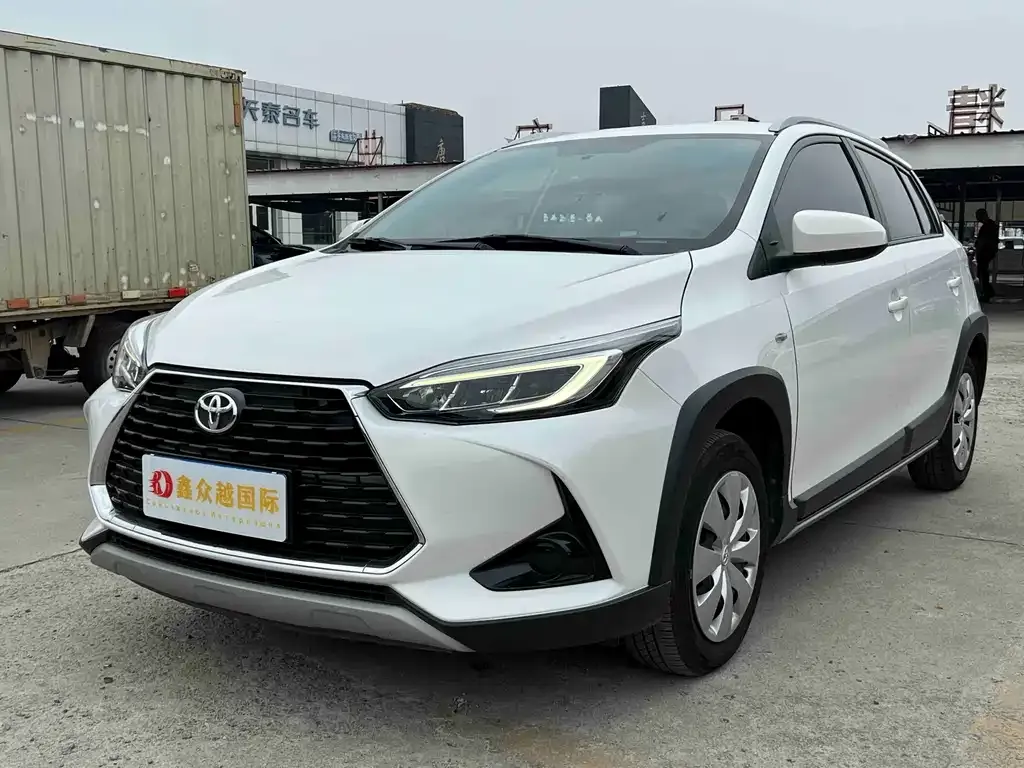 Toyota Yaris L 2022