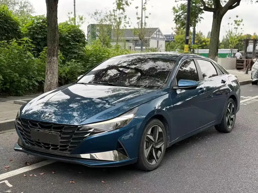 Hyundai Elantra 2022