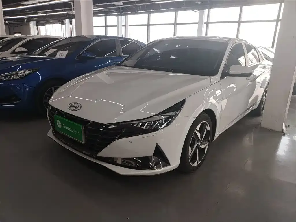 Hyundai Elantra 2023