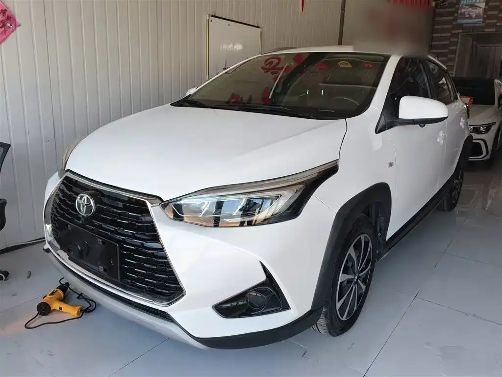 Toyota Yaris L 2022