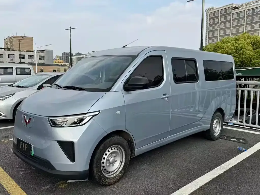 Wuling Yangguang 2025