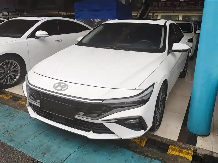 Hyundai Elantra 2024