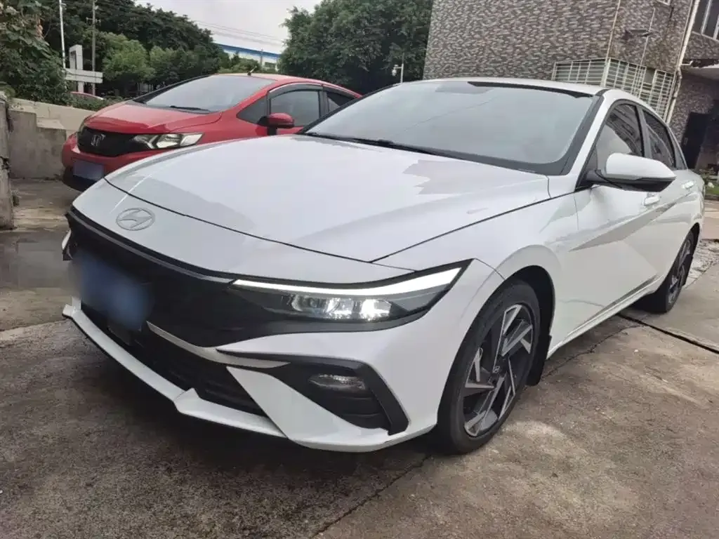 Hyundai Elantra 2024
