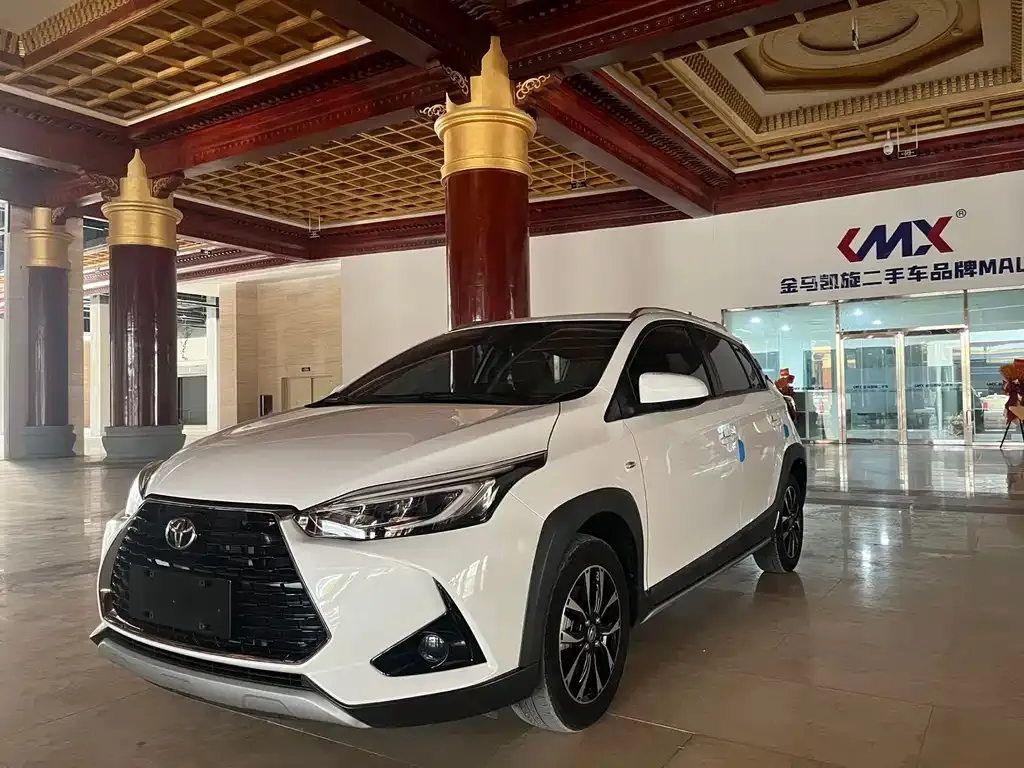 Toyota Yaris L 2023