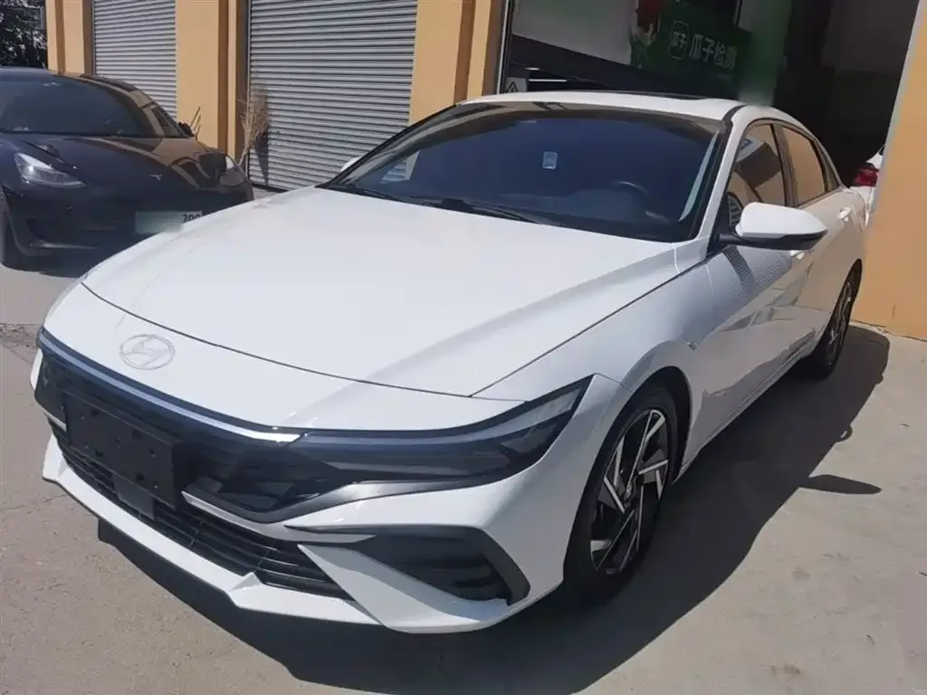 Hyundai Elantra 2024