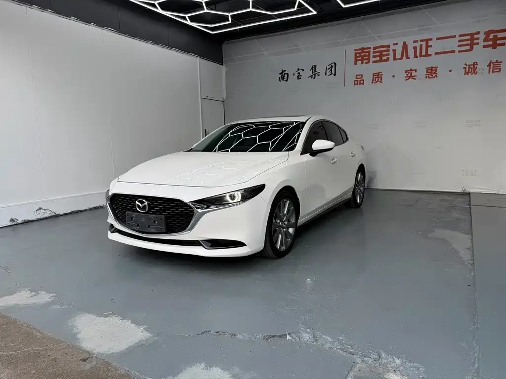 Mazda 3 Axela 2024