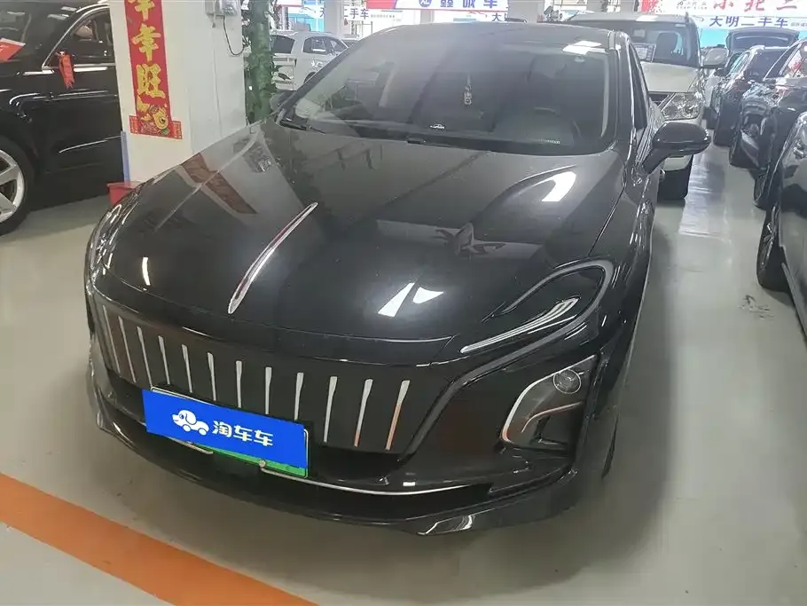 Hongqi E-QM5 2025