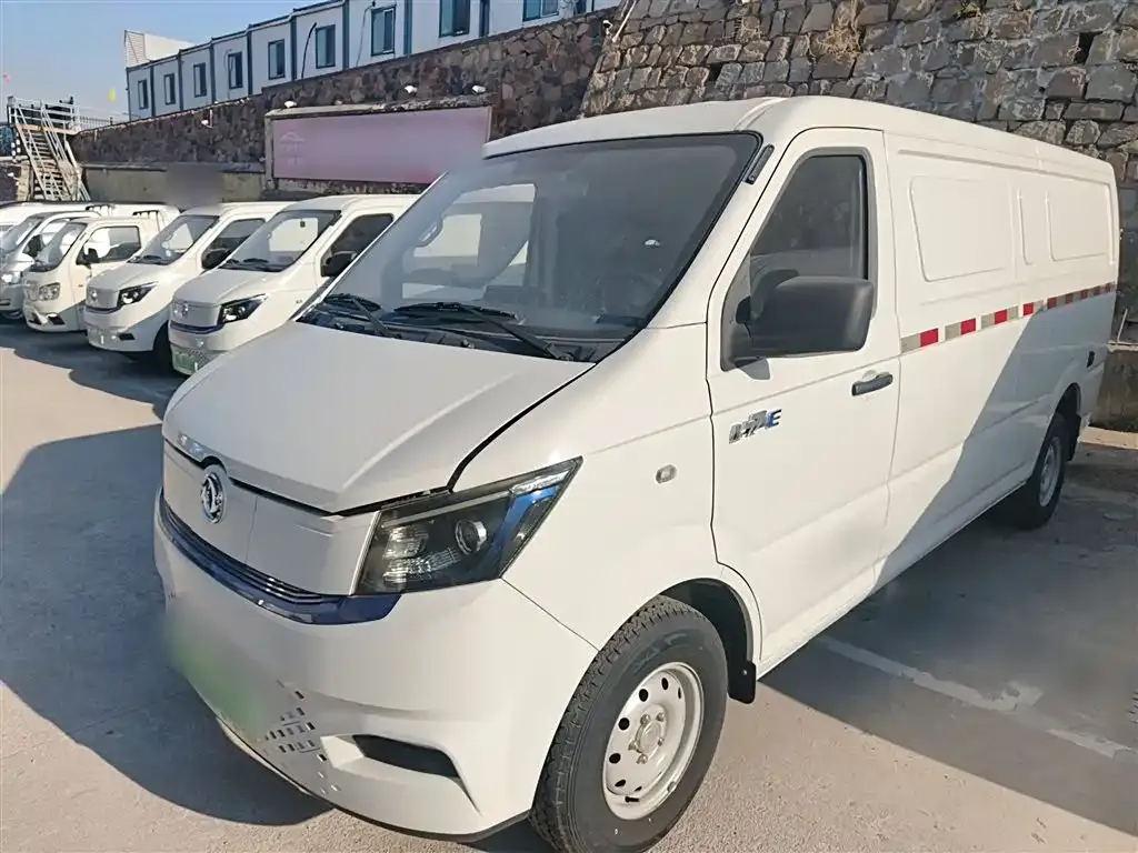 Dongfeng EM27 2025