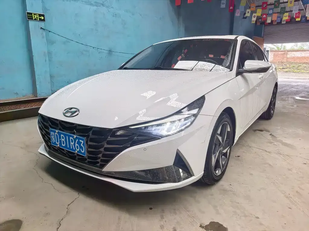 Hyundai Elantra 2023