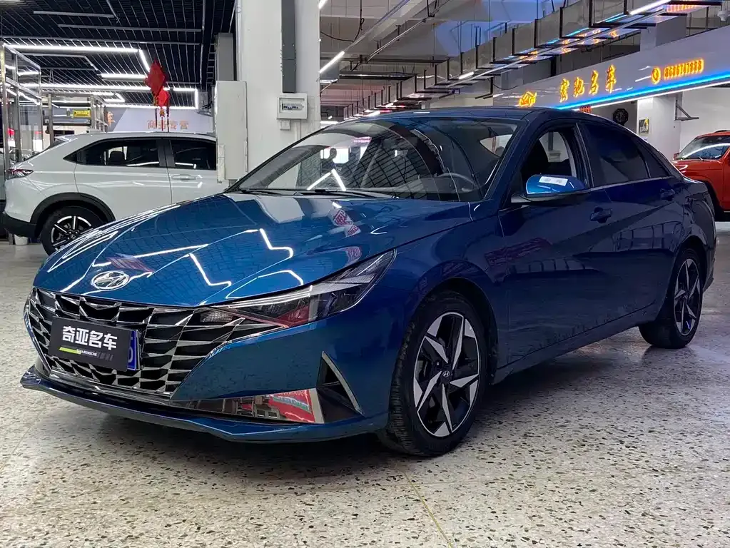 Hyundai Elantra 2022