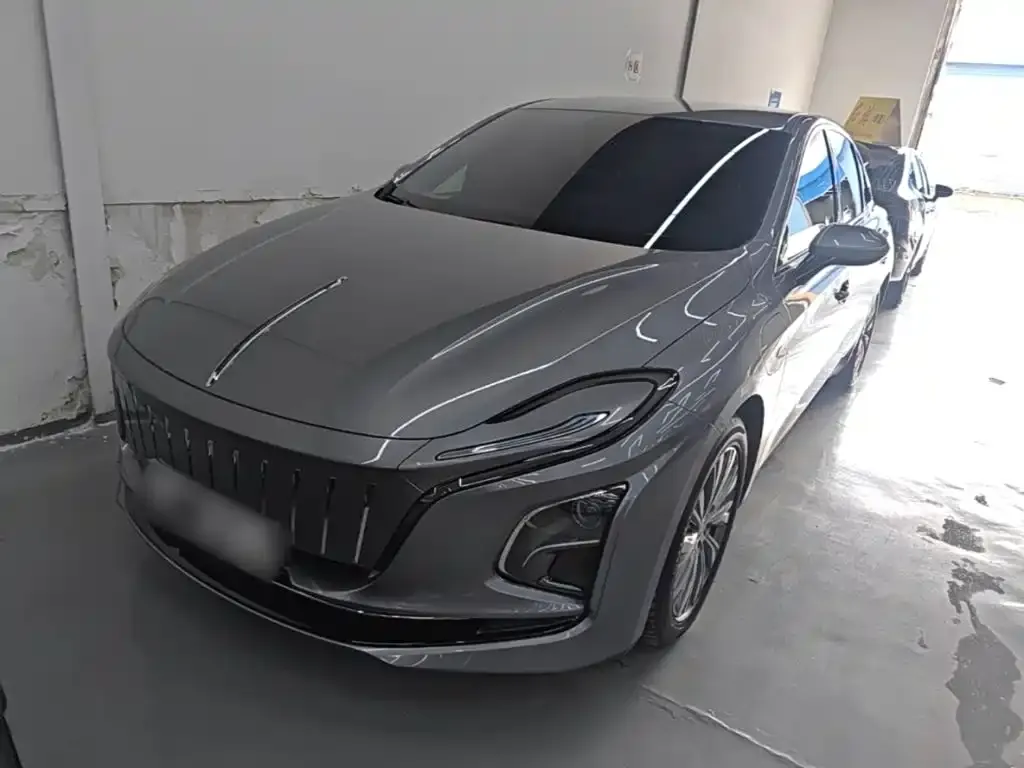 Hongqi E-QM5 2024