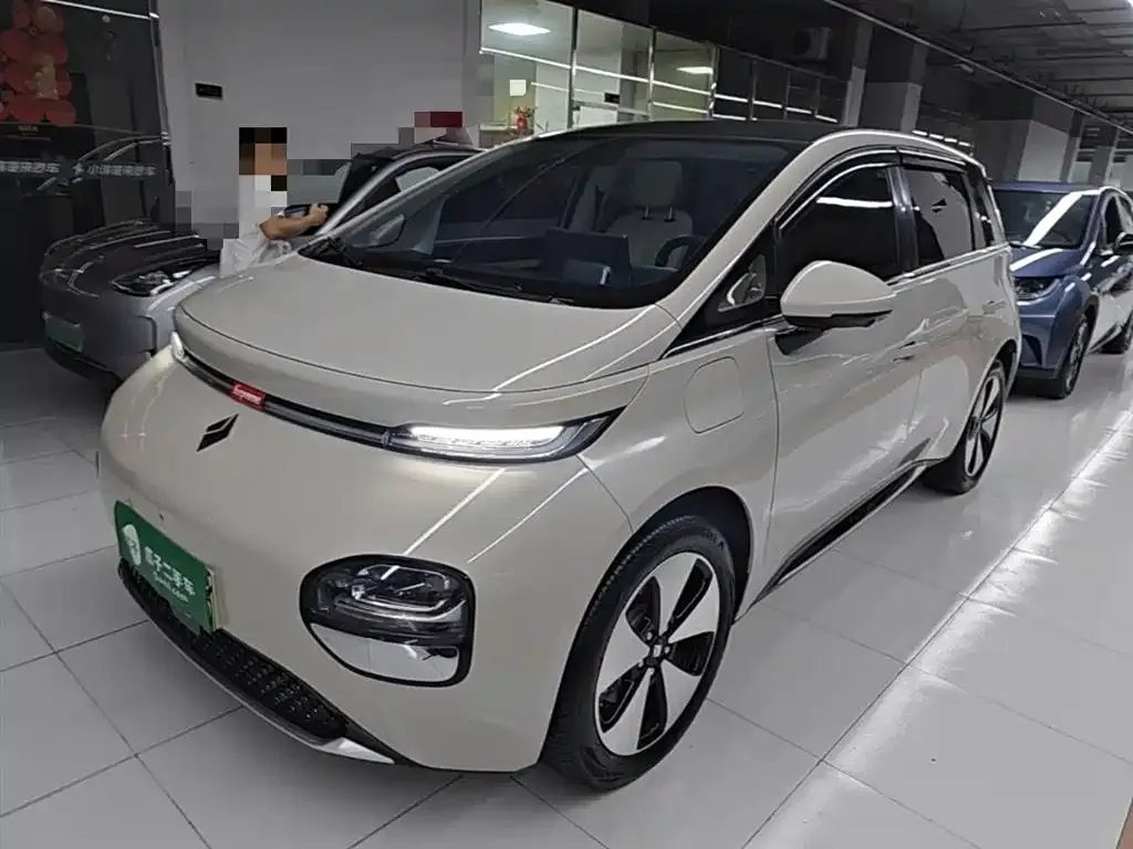 Baojun Yunduo 2024