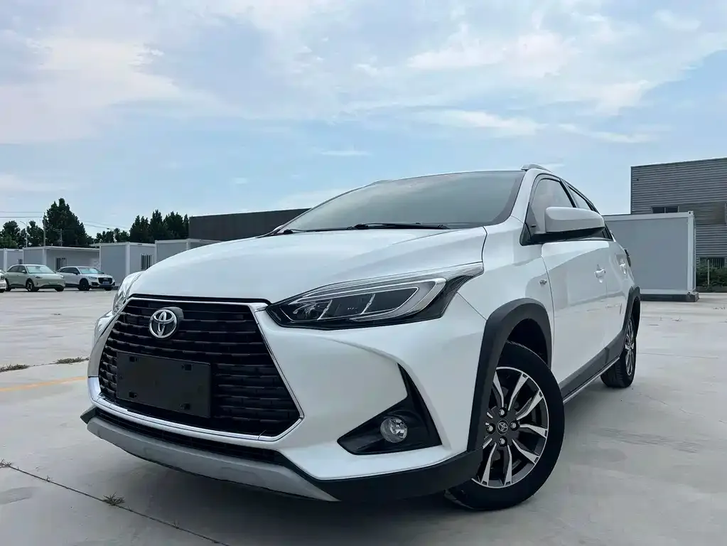 Toyota Yaris L 2022