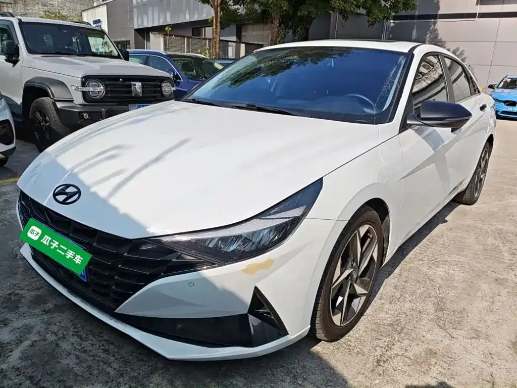 Hyundai Elantra 2022