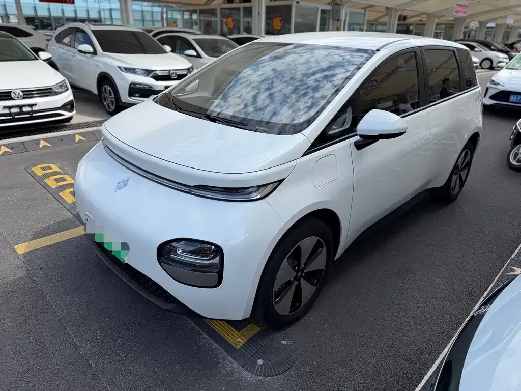 Baojun Yunduo 2024