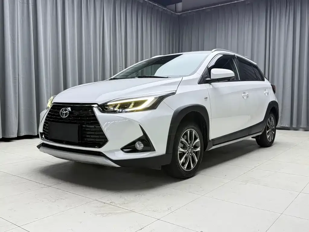Toyota Yaris L 2022