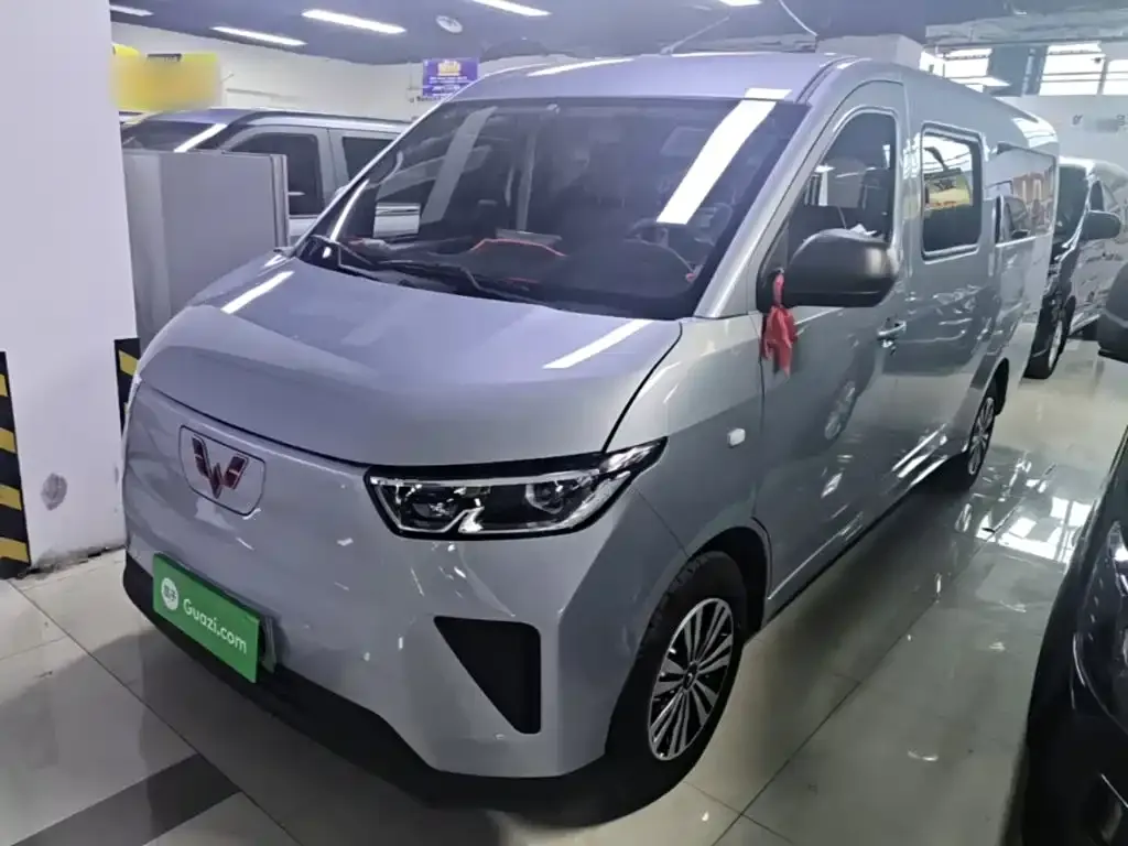 Wuling Yangguang 2025