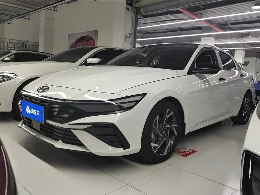 Hyundai Elantra 2024