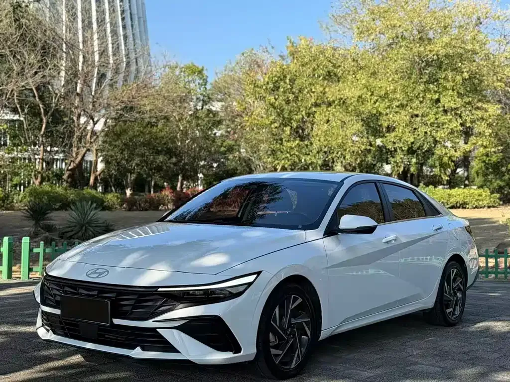 Hyundai Elantra 2024