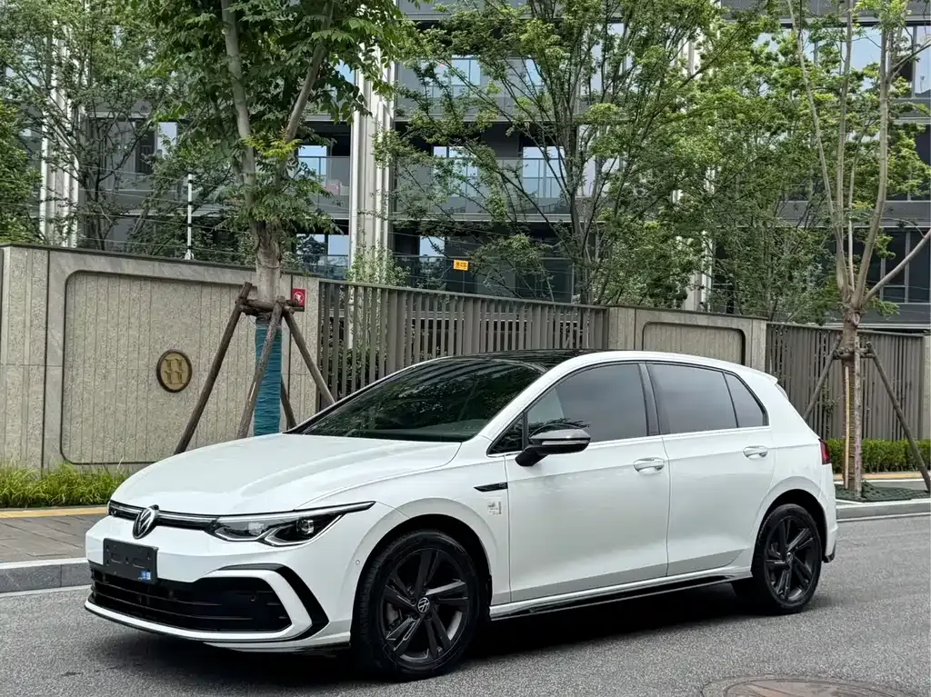 Volkswagen Golf 2024