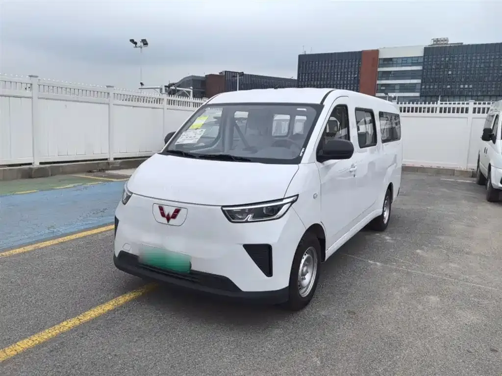 Wuling Yangguang 2025
