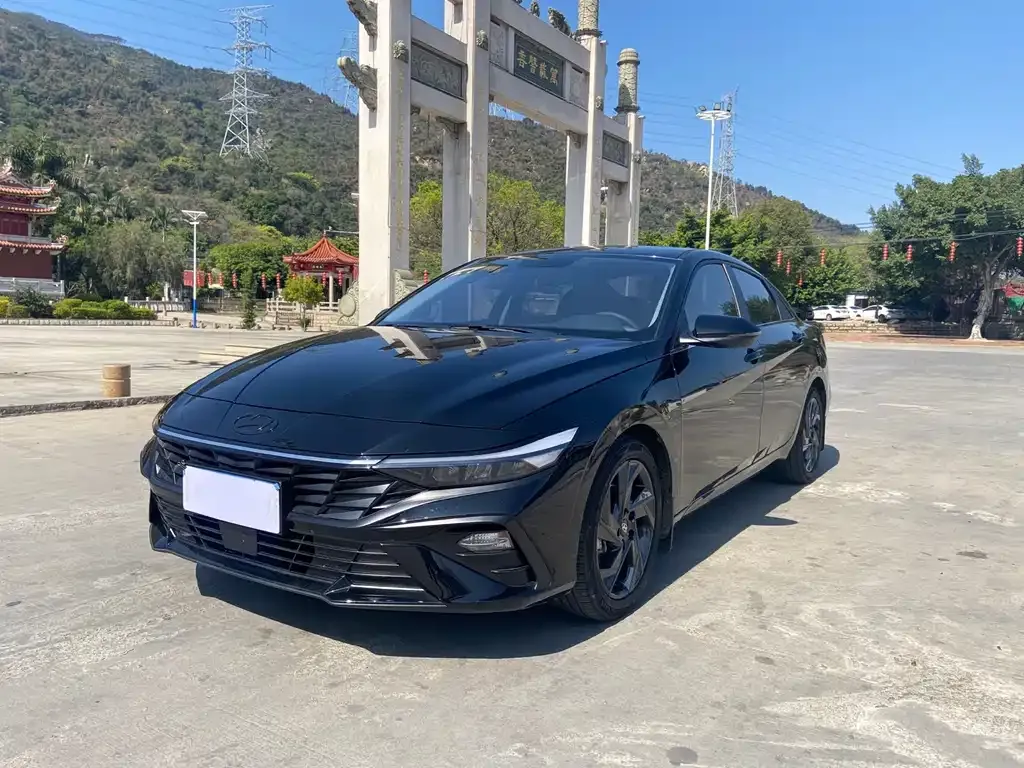 Hyundai Elantra 2023
