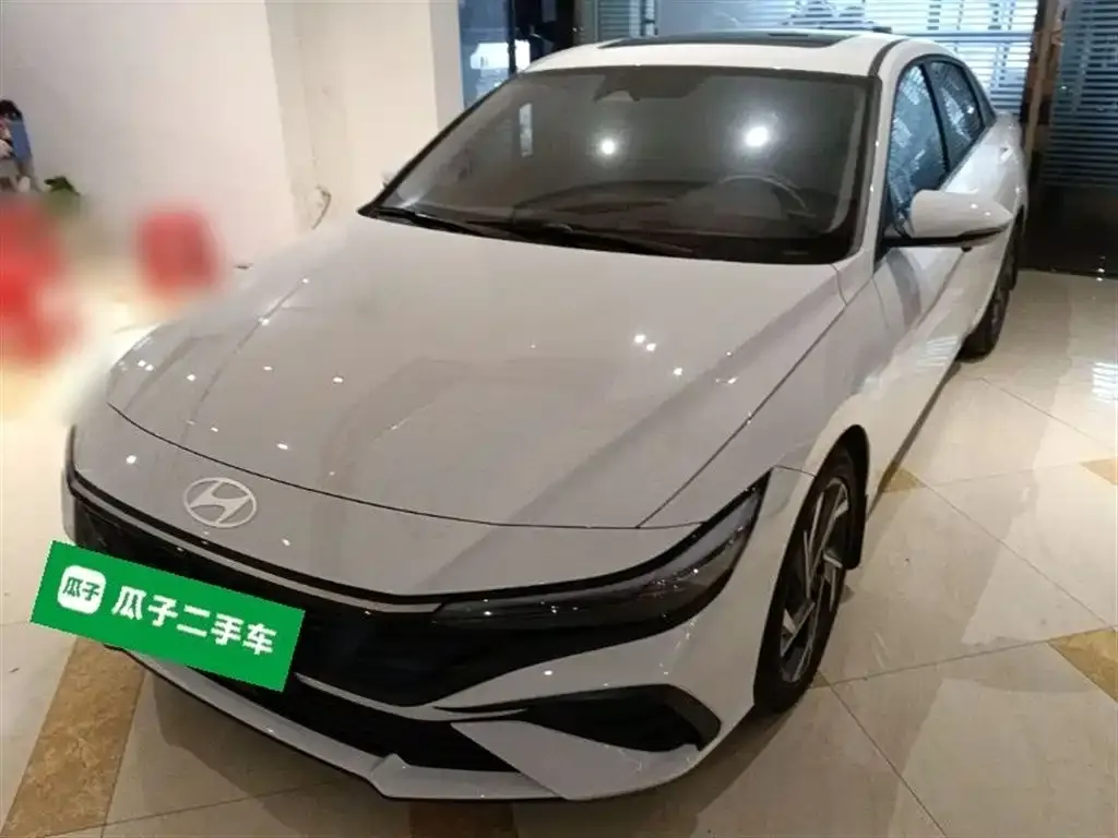 Hyundai Elantra 2024