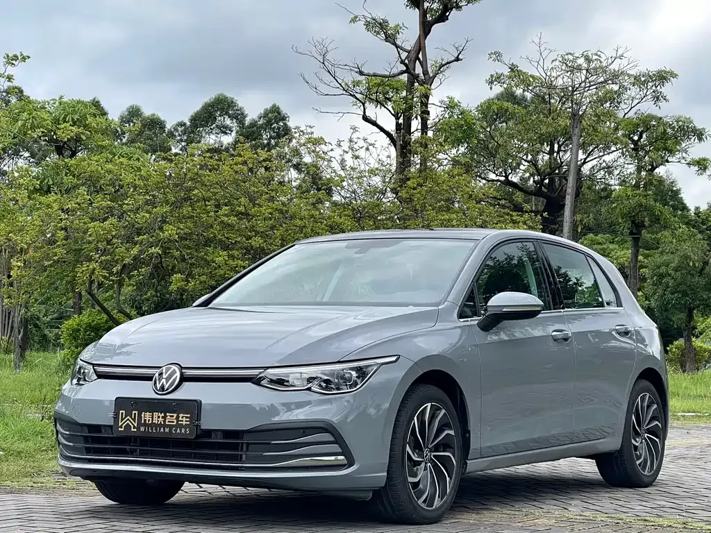 Volkswagen Golf 2025