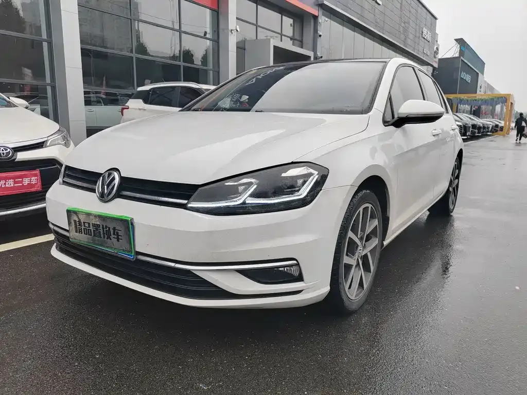 Volkswagen Golf 2021