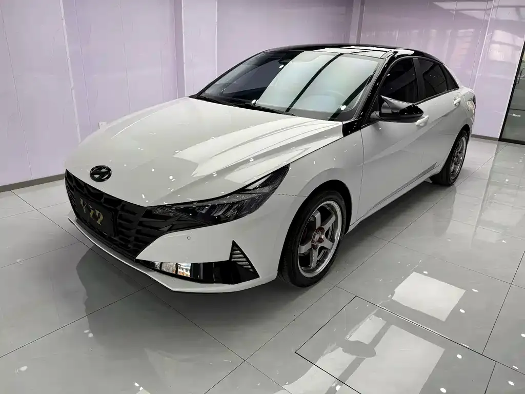 Hyundai Elantra 2023