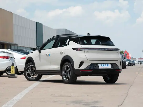 Lynk & Co 06 Relive 2026