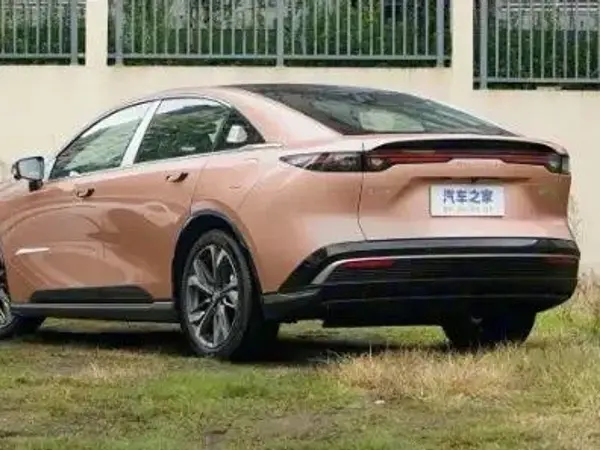 Mazda EZ-6 2026